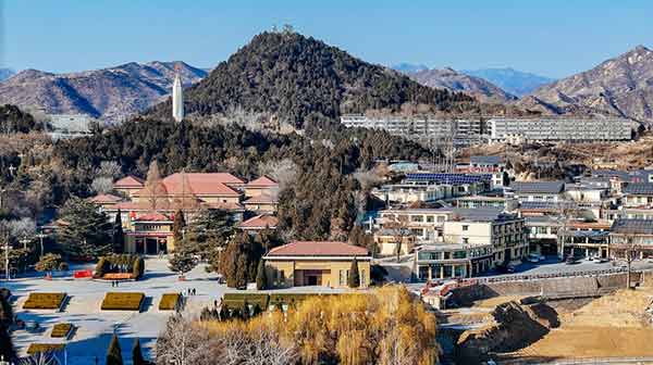 西柏坡红色教育基地 从先辈事迹汲党建破局经验